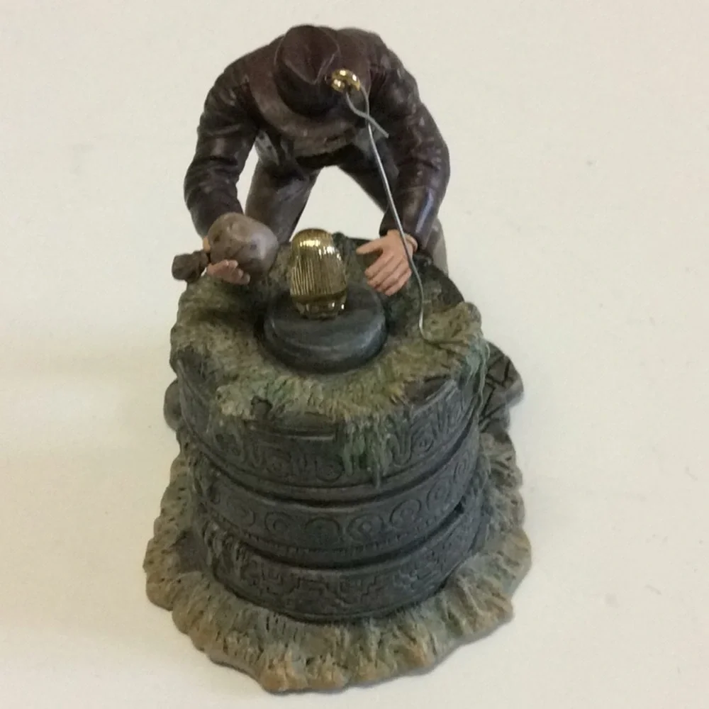 2009 Hallmark Indiana Jones Raiders of the Lost Ark Ornament Retrieving the Idol